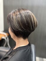 アミックス Hair&Make Amix KOKUSAIHOTEL&nbsp;立体感ハイライトカラー/襟足スッキリショートボブ