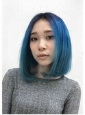 ブルーのグラデーションカラー・ブリーチ・マニックパニック