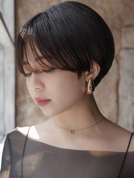 カライング(ing) 大人可愛い20代30代40代黒髪前下がりひし形小顔ボブ丸みショート