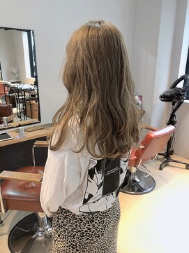 ロティー 天神(loty) 《loty酒井美紀》ロンTに合うペールベージュカラー