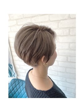 ラックスビー オオサカ  梅田茶屋町店(LUXBE OSAKA) ショートミルクティーベージュ