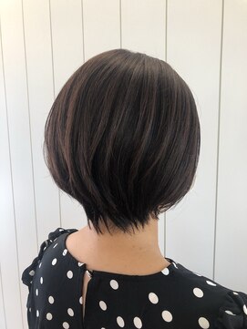 アドラーブル 万代店 (adorable) 20代30代40代★スタイリング簡単♪小顔見せ☆丸みショート