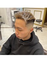 レム 長野(REM)&nbsp;スキンフェード/ジェットモヒカン/シルバーカラー/バリアート