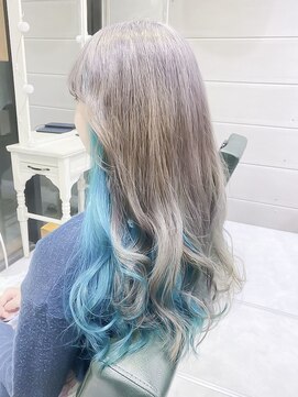 デイズ(days) ホワイラベンダーにインナーカラーブルーカラーセクションカラー