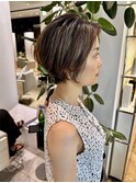 大人クール丸みショートボブ前髪なし耳かけショート