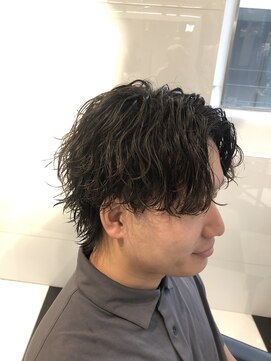 オーシャントーキョー(OCEAN TOKYO) 波巻きセンターパート(刈り上げツーブロック黒髪パーマ)