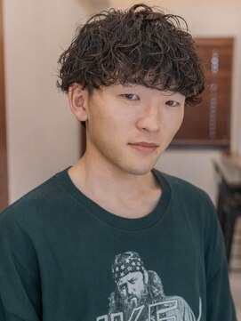 ザ ワンアンドオンリー シズオカ(The one and only. Shizuoka) Men’s/フェザーパーマ/サーフカール/ニュアンスデザイン