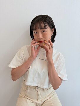 エルガ バイ コバルト(LGA by cobalt) ぱつっと感がかわいい、シースルーバングのミニボブ