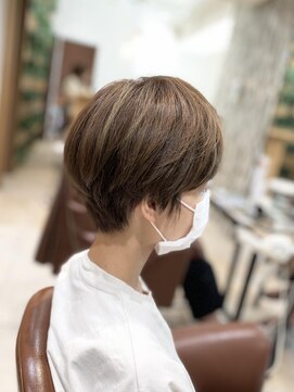 ネオリーブソラ 相模大野店(Neolive sola) ショートレイヤー×白髪ぼかしハイライト