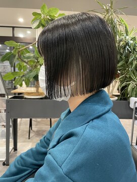 ナンバー(number+) 20代30代40代大人インナーカラー耳掛け切りっぱなし大人ボブ