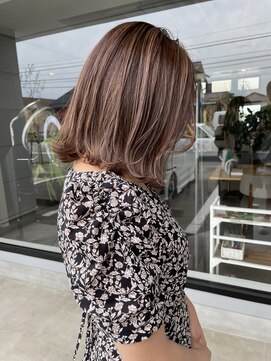 ナンバー(number+) 20代30代大人可愛いハイライト艶感ブラウン大人ボブ