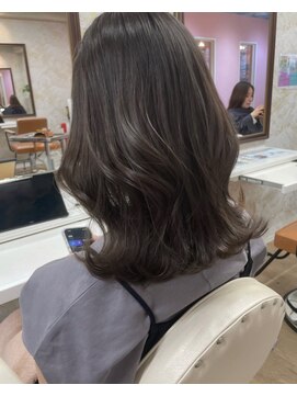 フィガロ ウメダ(FIGARO UMEDA) ダークグレージュ×ミディアムレイヤー