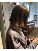 オリーブベージュ