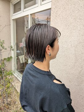 トゥーゾーンタカミ(tozone TAKAMI) 切りっぱなしタイトボブ