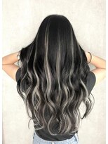 リゲルバイキング(Rigel by KING) ブラック×ホワイトエクステのコントラストロング