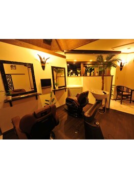 南国リゾートのようなプライベートサロンで、周りを気にせずゆったりとお過ごしいただけます◎