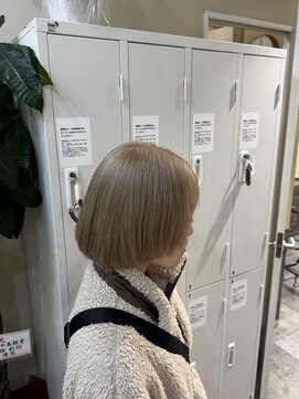 ミルクティーベージュ