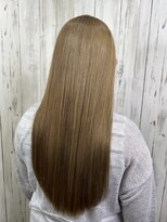 アンダーバーホワイト 南海難波店(_WHITE)&nbsp;【＿white+】ミルクティーベージュ×大人ロングスタイル