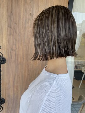 グローリープラス(Glory+plus) 切りっぱなしボブ×大人可愛いハイライト