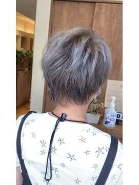 ポレポレハッピーヘアワーク POREPORE HAPPY HAIR WORK ◎ハイトーンカラーと束感ショートで格好良いスタイルに◎
