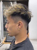 キラ 原宿(KILLA)&nbsp;アッシュブラックハイライトマッシュパーマウルフホワイトカラー