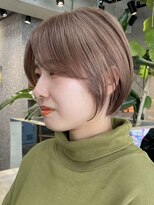 ミルクティーピンクベージュカラーショートボブハイトーンカラー