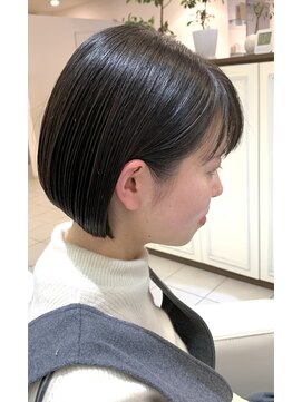 エルトレス(el tres) ［eltres］艶髪ボブ