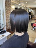 暗髪パツっとボブ