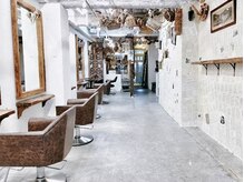 シーズ 栄(sea's)の雰囲気（柔らかアンティ-クの数々【栄/矢場町/大須/学割U24】）