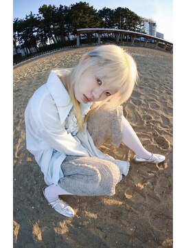 ゾーイ(ZOEY) 今泉 ブリーチカラー レイヤーカット