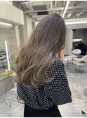 柔らかグレージュヘアー