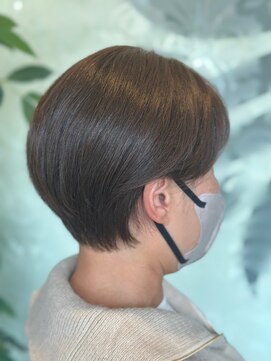 エディット アンド 緑地(Edit&) ショート、大人ショート、ショートボブ、耳掛け、ハンサム