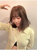 ミルクティーベージュシースルーバングミディアムボブ