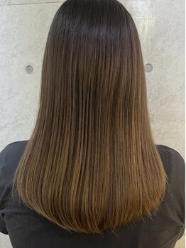 プライベートサロン タケウチ(private salon タケウチ)の写真/縮毛矯正の常識を覆す！最新の酸性ストレートで髪へのダメージを最小限に抑えて、毛先まで柔らかな質感に♪