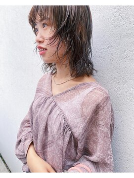 フェンヘアーアイス 中目黒(Fen.hair ici) 20代ミディアムウルフ前髪パーマくびれひし形抜け感