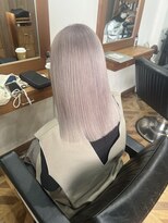ココロヘアー マド(Cocolo hair MADO) ホワイトラベンダー切りっぱなしカット