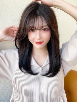 ラルユー 金山(LallYou) 顔周りが映えるナチュラルレイヤーミディアム