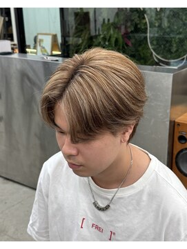 ステラ(STELLA) センターパート/外国人風ハイライト/メンズハイライト