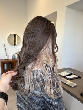 ユエン(YUEN) グレージュ×ホワイトベージュ