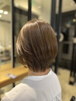 ニーイチイチ(211)&nbsp;ショートボブ/オリーブグレージュ/小顔に見せるヘア