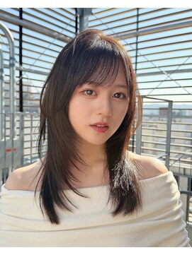 レイヤーカット/韓国ヘア/顔まわりカット @lucxia_tsubasa