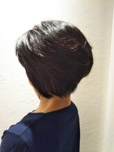 マリカ ルーム(marica room)&nbsp;シャープでありながら、大人かわいいスタイル。