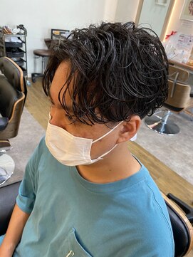 ピリナ(Pilina) 大人センターパート/パーマ