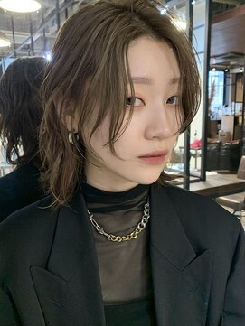 メイカ(MEIKA) 【 ミディアムウルフ ×  ブラウンベージュ 】 浅野美紀