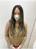 ロングハイレイヤーバレイヤージュハイライトブリーチ