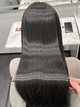 ピリオド 赤坂(Period.) ロングヘアー透明感オリーブベージュカラー赤坂見附