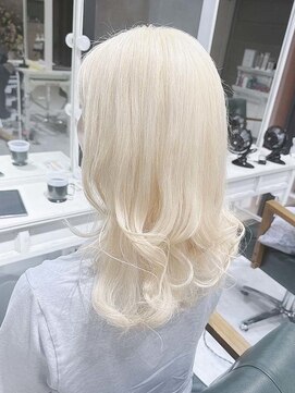 デイズ(days) ブロンドカラー..ホワイトブロンド.ホワイトベージュ　渋谷原宿