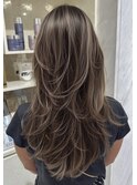 ハイライトカラーミルクティーベージュ海外レイヤーカット