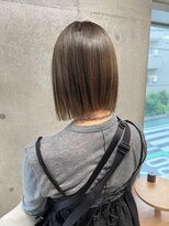 エウペ 渋谷(WEUPE)&nbsp;斜めバング/グレージュカラー/デザインカラー/シルキーベージュ