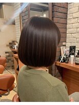 ヘアメイク フレンシア(hair make flencia)&nbsp;艶感溢れるコンパクトな大人ミニボブ【153スタイル】